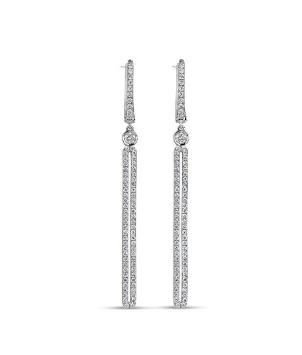 18kt White Gold Diamond Dangle Earrings