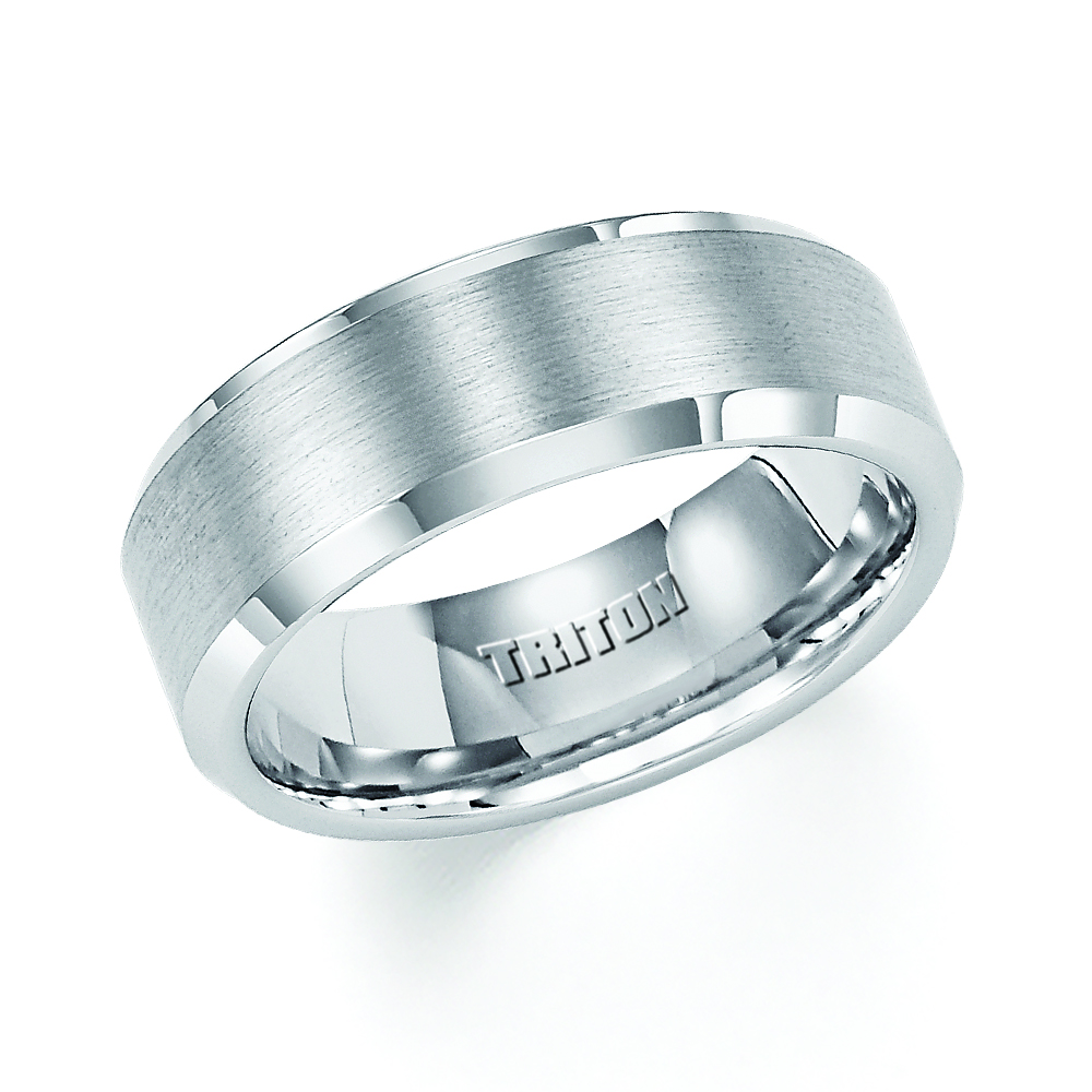 White tungsten band with brushed design